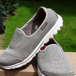 SKECHERS Go Walk /Tan Size 7.5/8 M Excellent Cond.